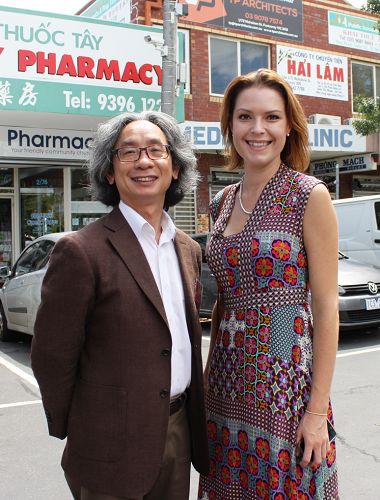 图6：玛丽斌浓市议会（Maribyrnong City Council）议员卡特（Sarah Carter）女士和越南社区领袖邓博士（Dr Kieu Tien Dung）。