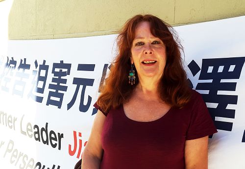 图4：剧作家苏·怀尔德曼（Sue Wildman）女士表示希望澳洲总理以真正基督教的慈悲价值观指导他的中国行