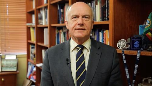 '图1：澳洲自由党联邦参议员阿贝茨（Senator the Hon Eric Abetz）。'